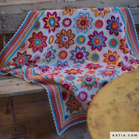 Flowers Forever CAL Kit UNICO: Gehaakte Bloemdeken